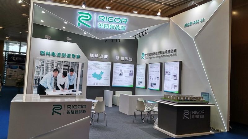 家用储能系统主要由以下几部分组成：