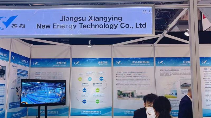 光伏板的尺寸通常以长宽比例表示，如1.6m×0.9m。以下是一些常见尺寸：